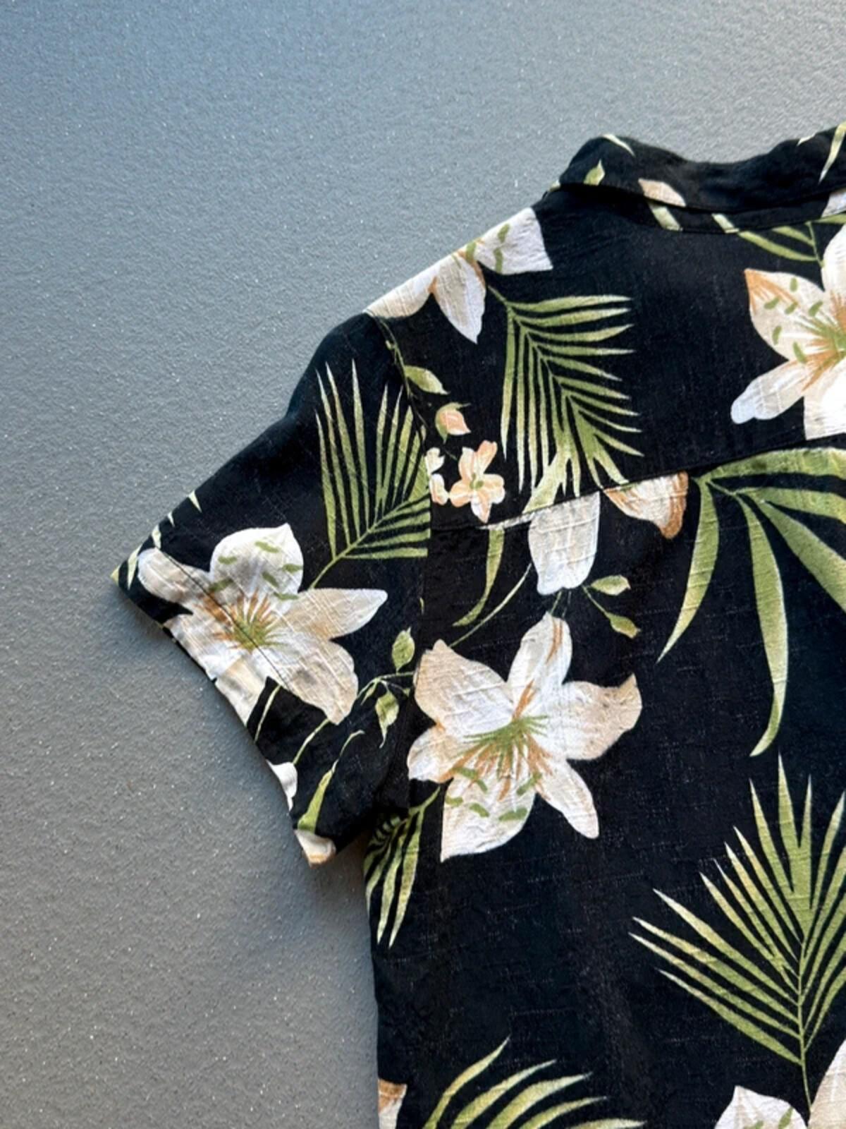 Hawaiian Botanical Rayon Cropped Shirt Ladies Size 8 /10