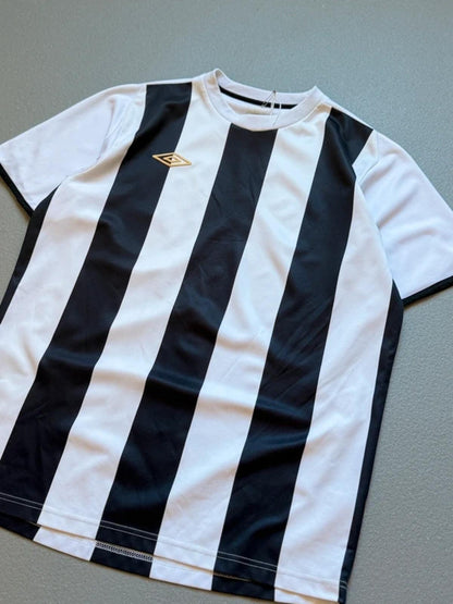 Umbro Y2K Black & White Stripe Football Template T Shirt Large