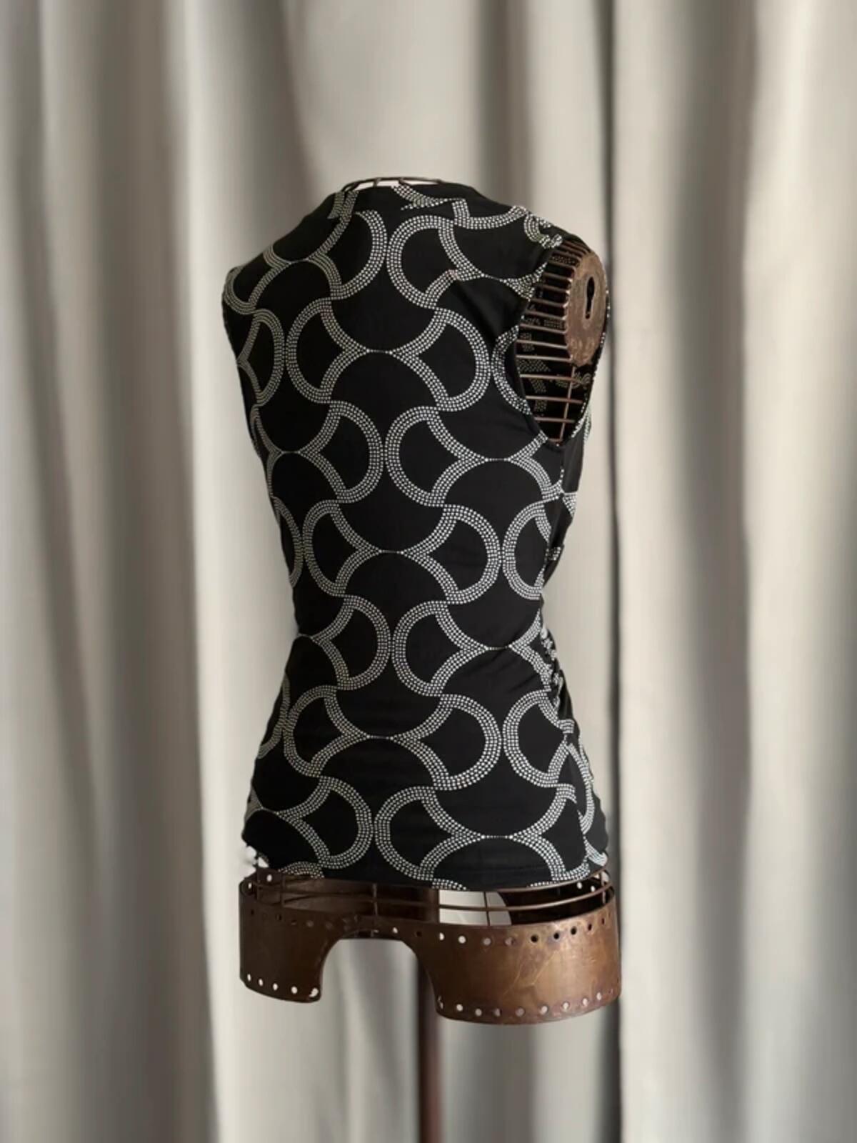 Y2K Black White Geometric Sleeveless Top Ring Detail Stretch Large