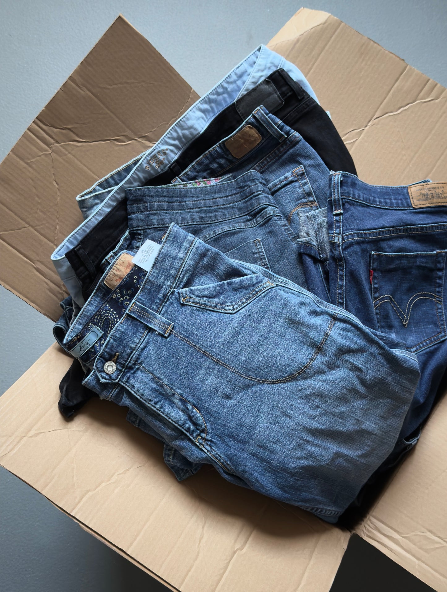 Y2K Levi's & Lee Denim Capris x 30 [Grade A, Laundered)