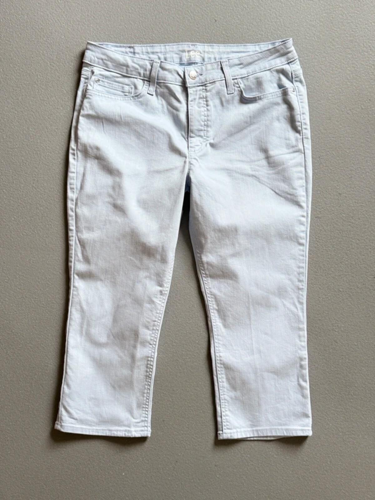 Lee Mid Rise Capri Jeans Size 16