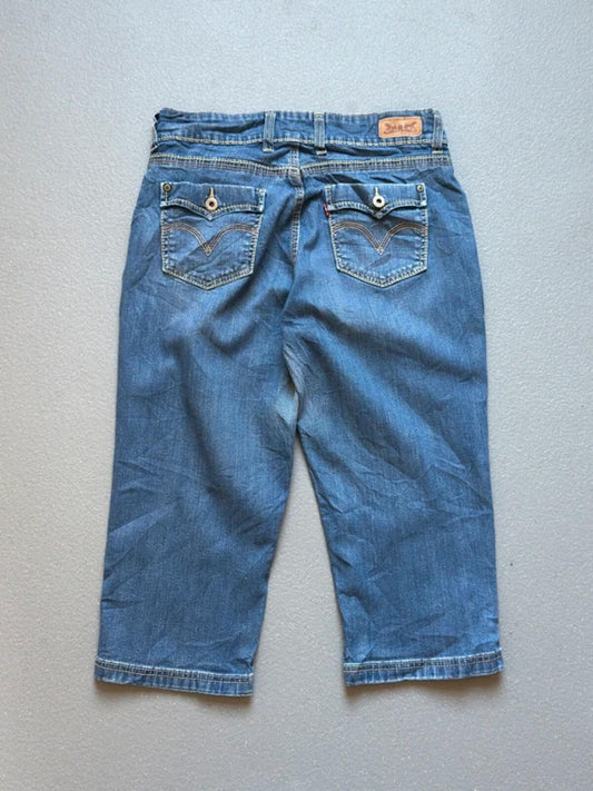Levi’s Capri Shorts Y2K Size 10 Mid Rise