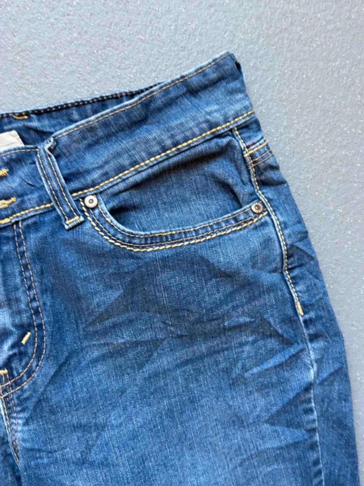 Levi’s Capri Shorts Y2K Size 10 Mid Rise