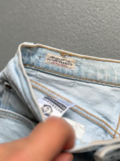 Levi’s 501 Premium Ladies Light Wash Jeans 24”