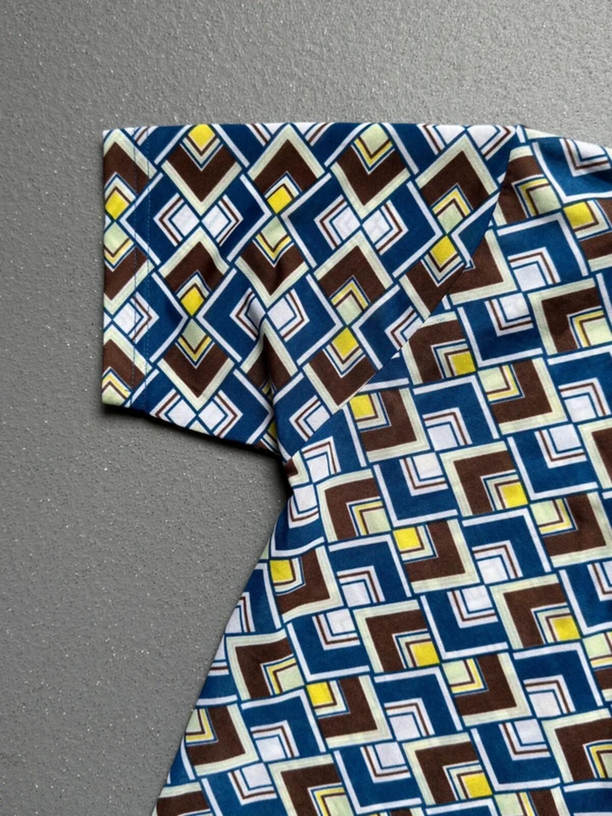 Vintage 1970s Geometric Pattern Short Sleeve Shirt Ladies Large