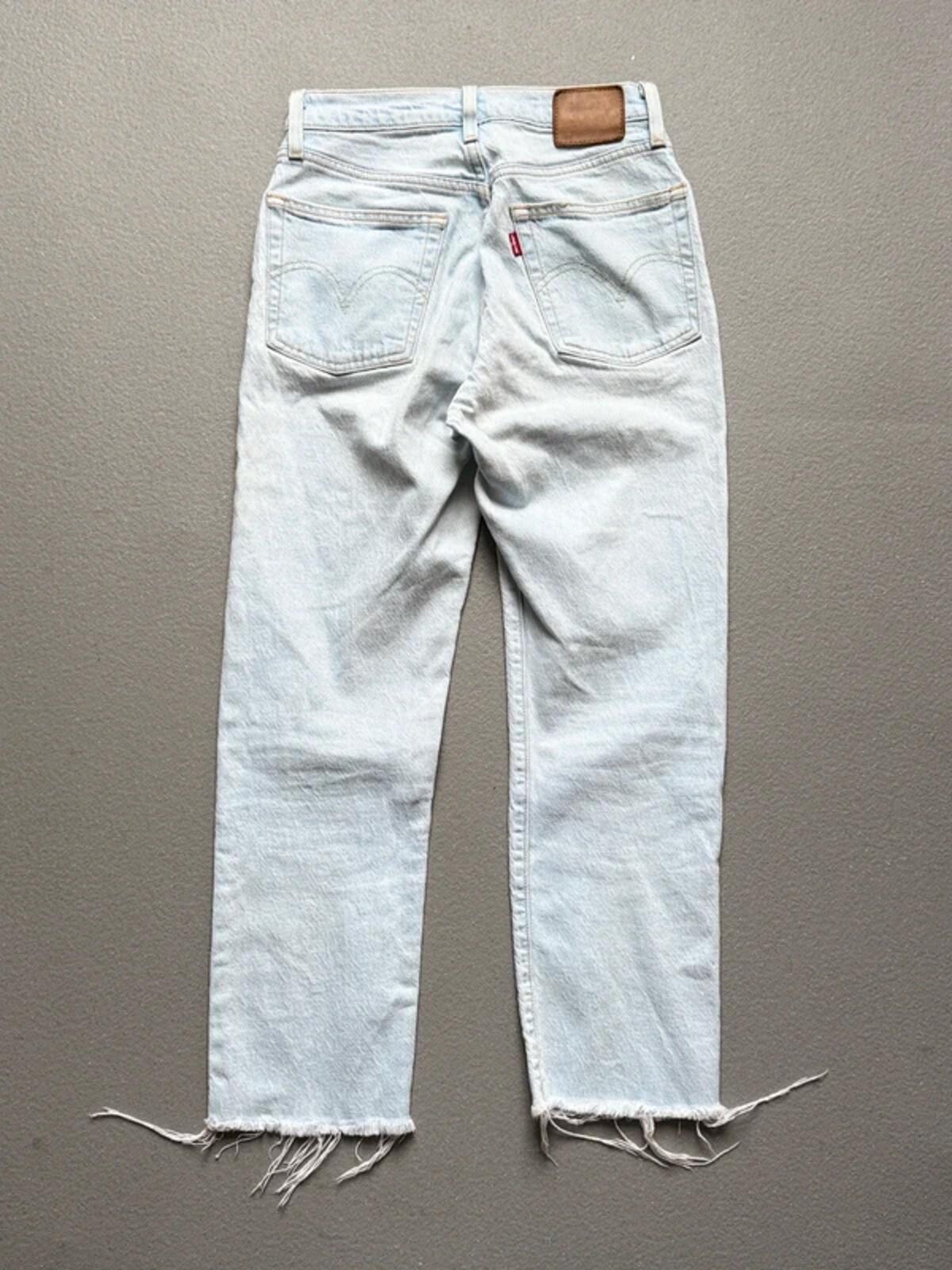 Levi’s 501 Premium Ladies Light Wash Jeans 24”