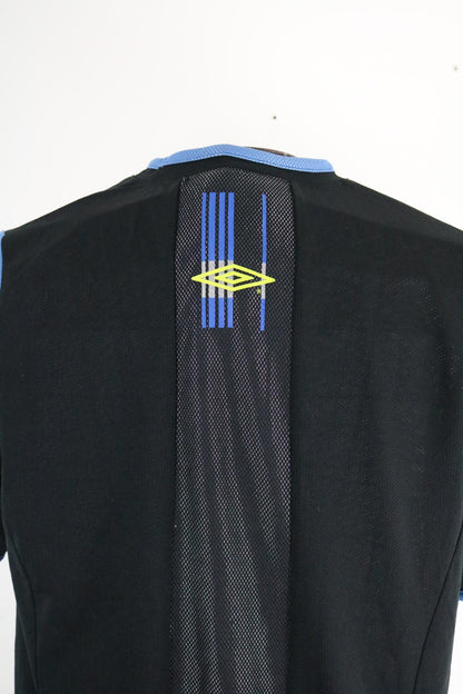 Umbro T Shirt Small Y2K Football Sport 90s