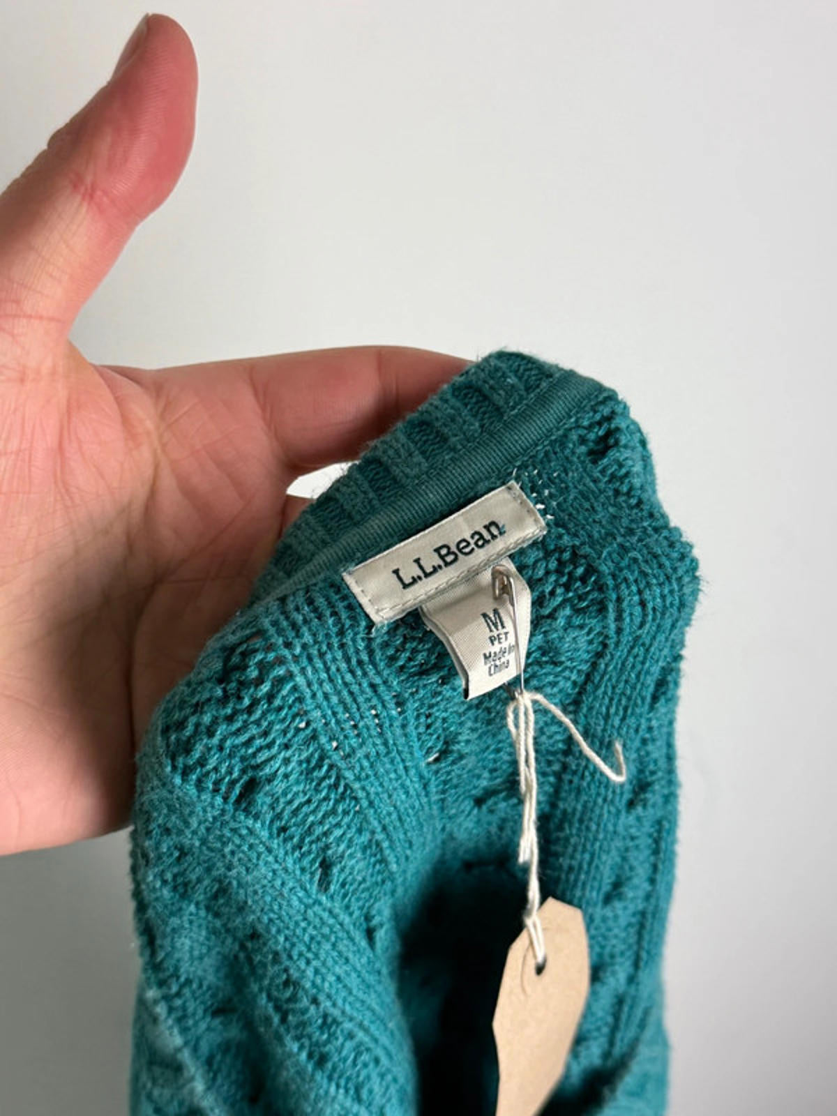 LL Bean Classic Cable Knit Sweater Medium Petite