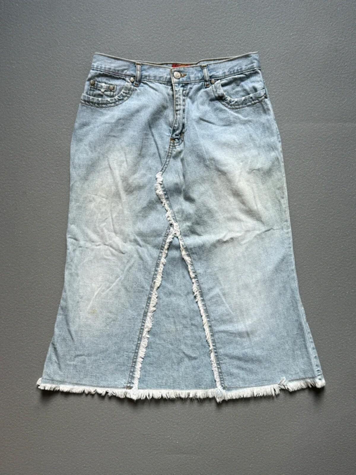 Y2K Flared Knee Length Denim Skirt Light Wash 30”