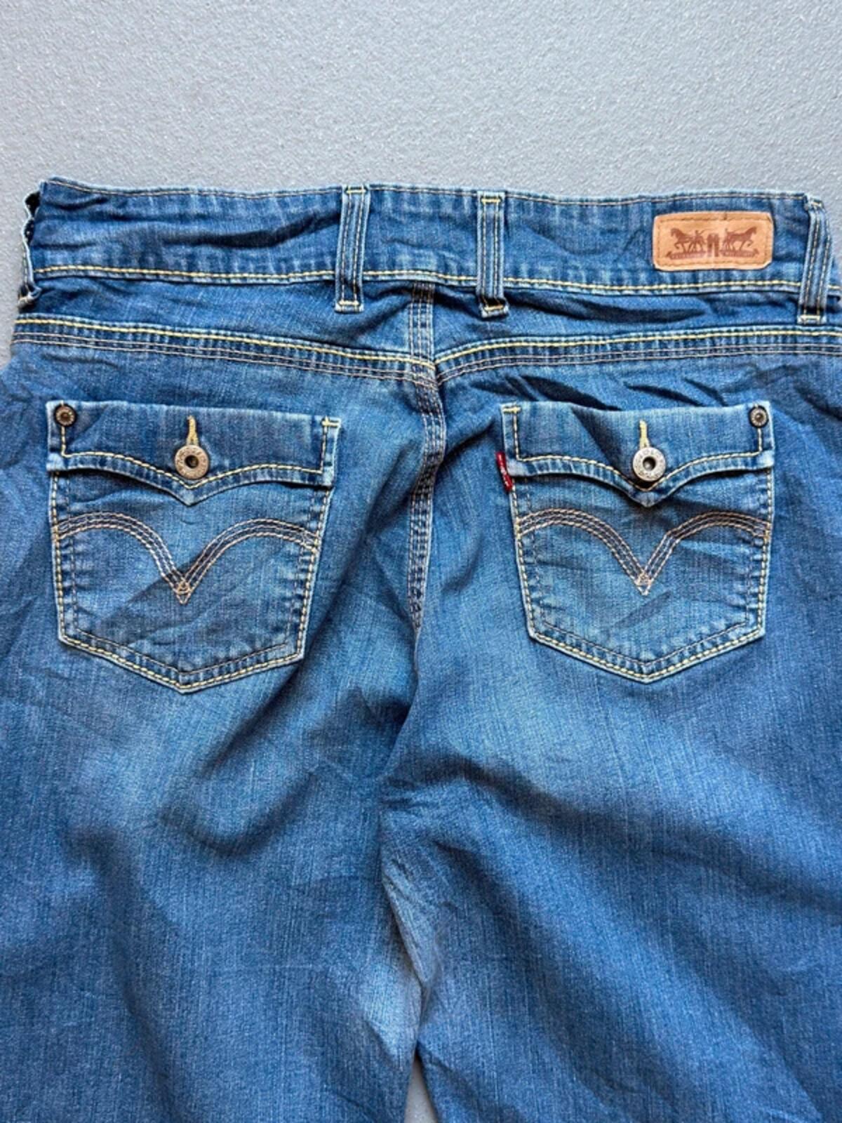 Levi’s Capri Shorts Y2K Size 10 Mid Rise