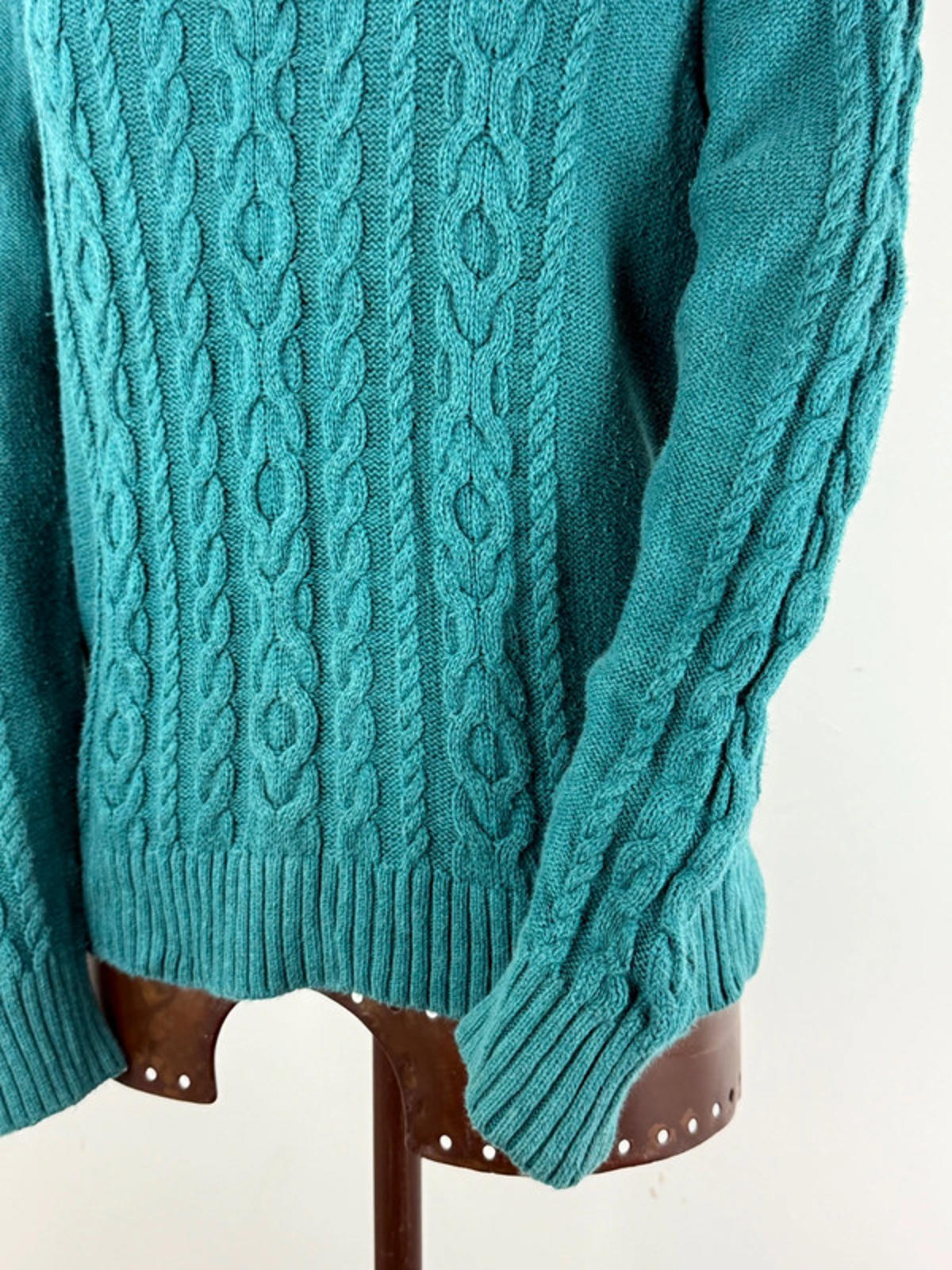 LL Bean Classic Cable Knit Sweater Medium Petite