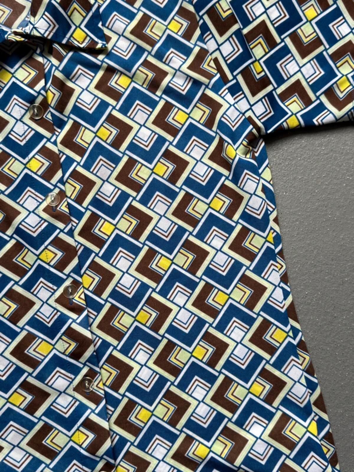 Vintage 1970s Geometric Pattern Short Sleeve Shirt Ladies Large
