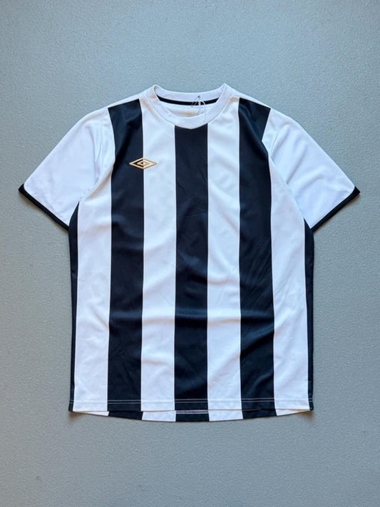 Umbro Y2K Black & White Stripe Football Template T Shirt Large
